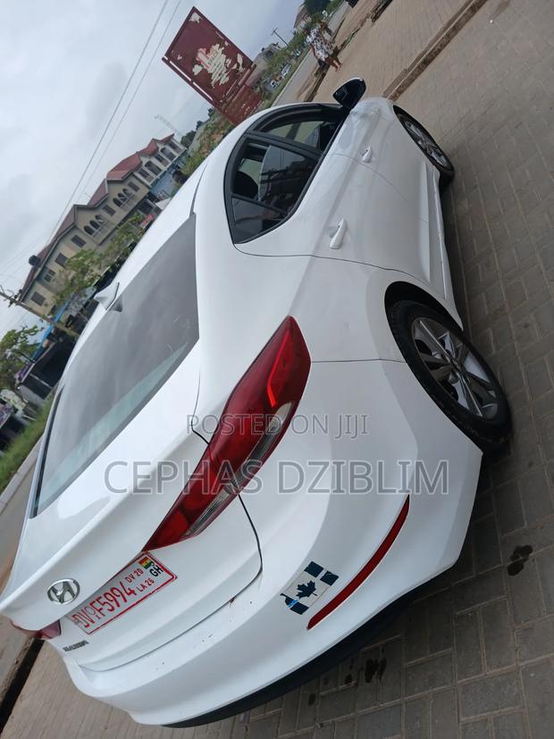 Hyundai Elantra 2018 White