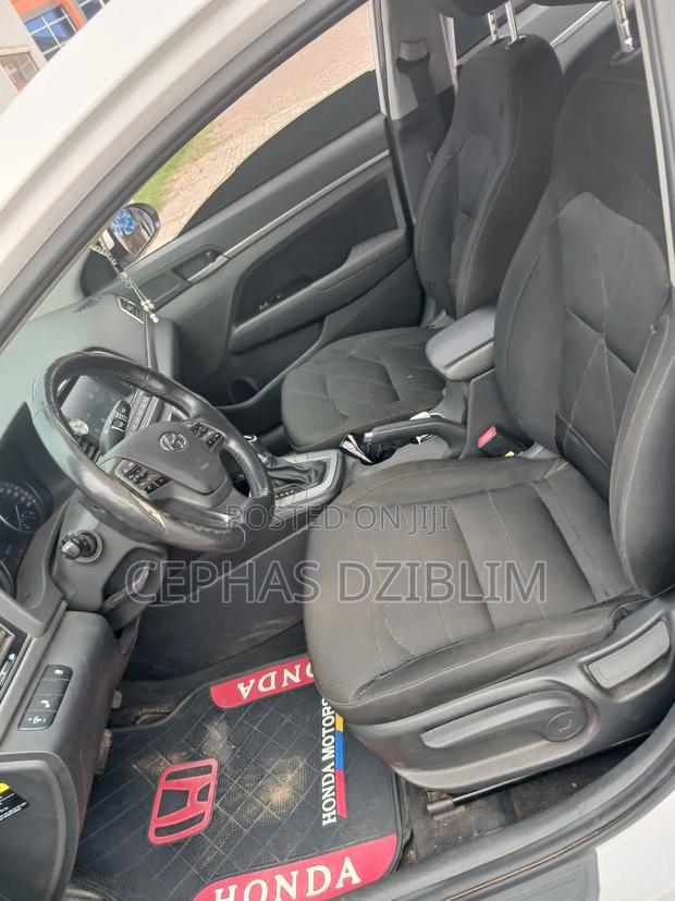 Hyundai Elantra 2018 White
