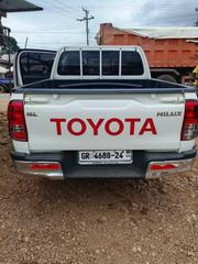 Toyota Hilux Revo Smart Cab Petrol 2.7 RWD 2017 White for sale