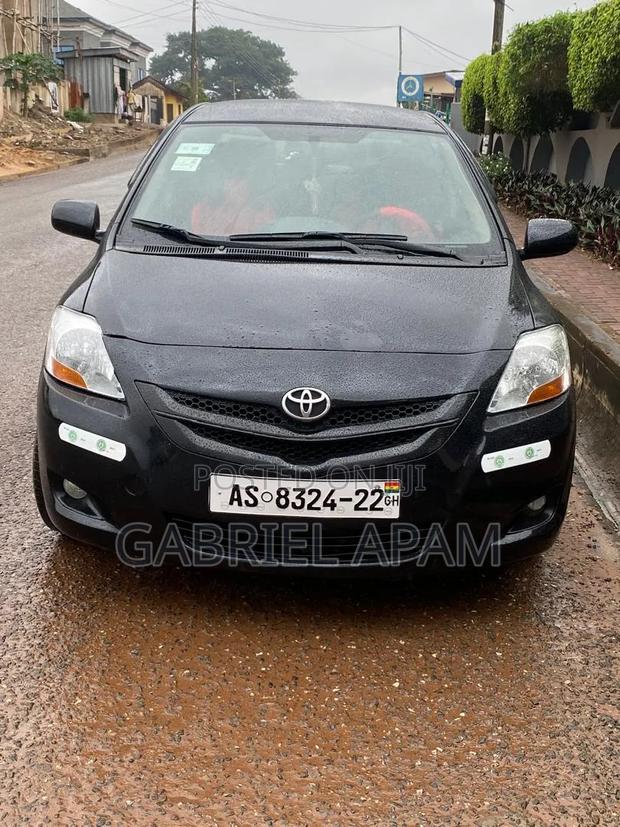 Toyota Yaris 2010 Black