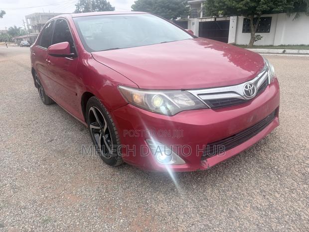 Toyota Camry XLE 4dr Sedan (2.5L 4cyl 6A) 2014 Red