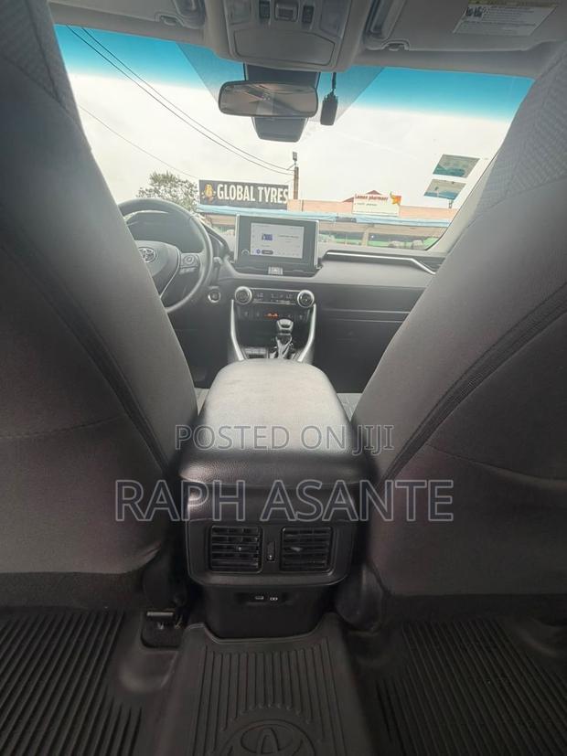 Toyota RAV4 LE AWD 2023 Gray