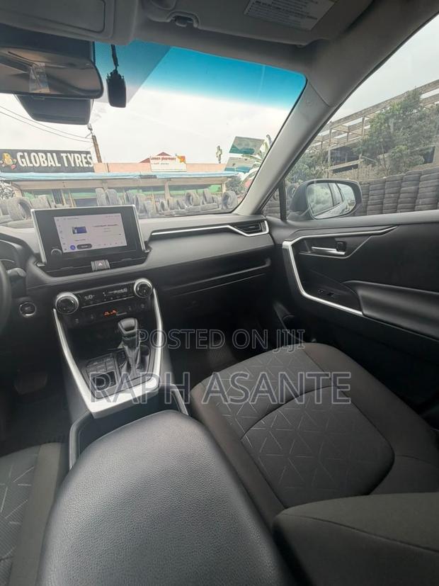 Toyota RAV4 LE AWD 2023 Gray