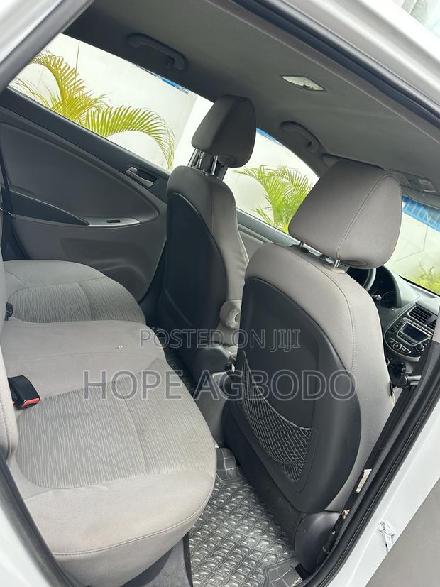 Hyundai Accent GS 4dr Hatchback (1.6L 4cyl 6A) 2015 White