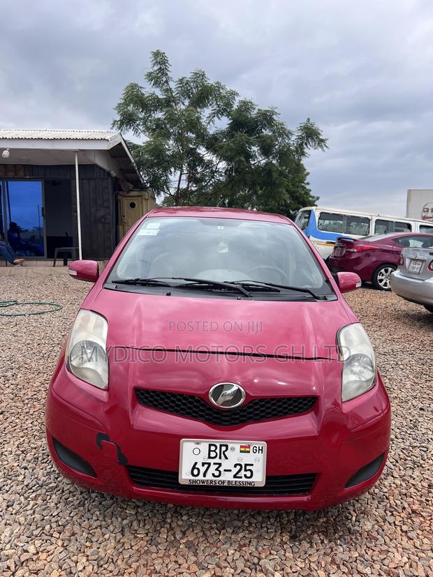 Toyota Vitz 1.0 FWD 3dr 2010 Red