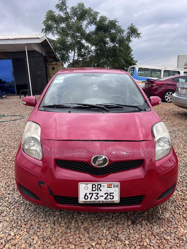 Toyota Vitz 1.0 FWD 3dr 2010 Red