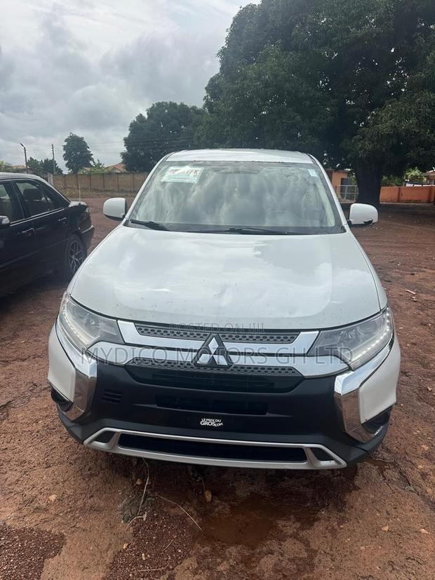 Mitsubishi Outlander SE AWC 2019 White