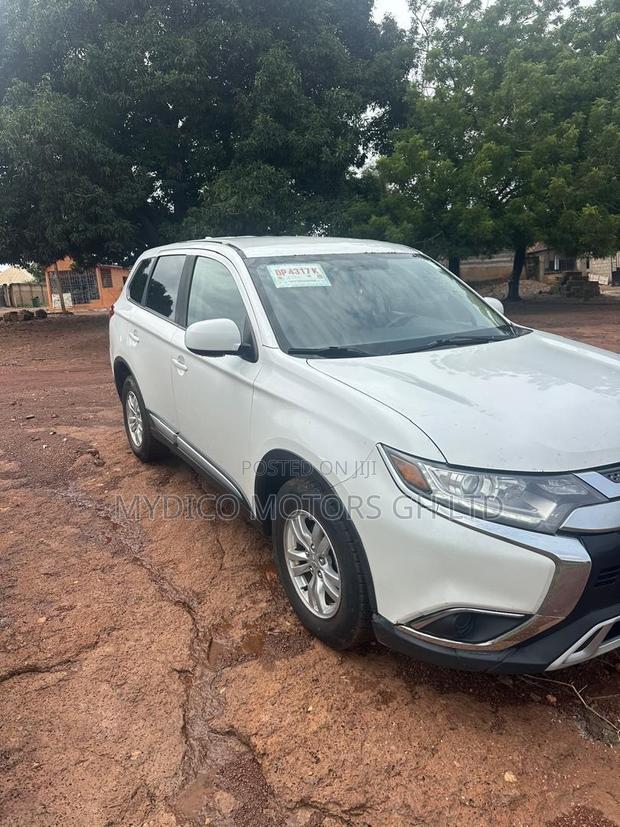 Mitsubishi Outlander SE AWC 2019 White