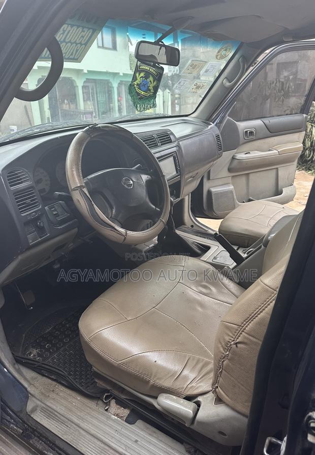 Nissan Patrol 2004 Blue