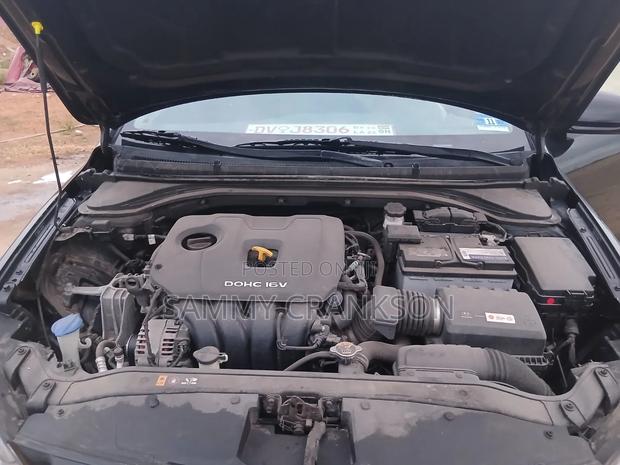 Hyundai Elantra 2018 Black