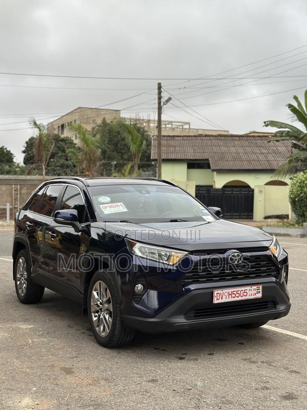 Toyota RAV4 XLE Premium AWD 2019