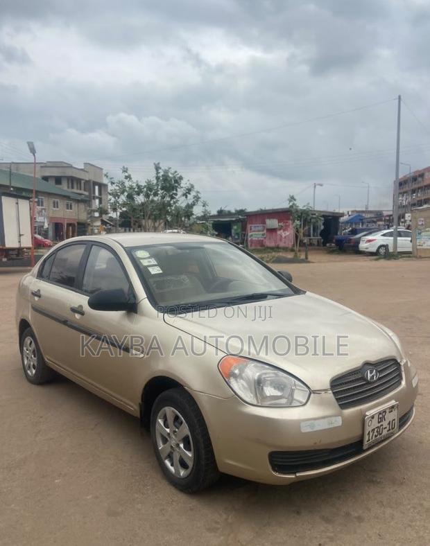 Hyundai Accent 2013 Gold