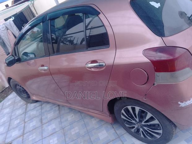 Toyota Vitz 2009 Brown