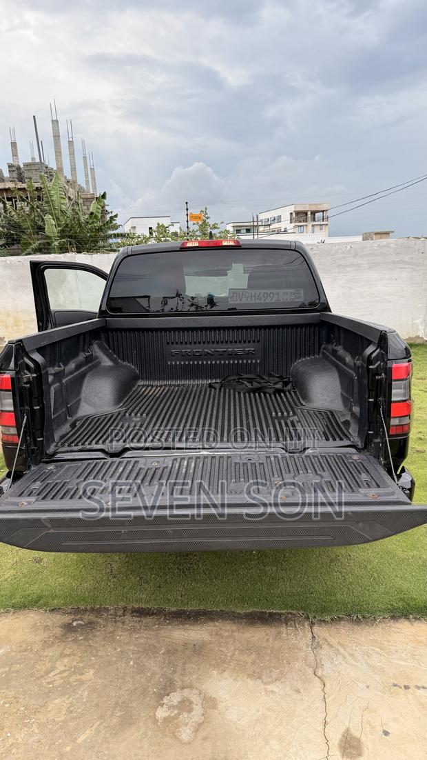 Nissan Frontier S 2022 Black
