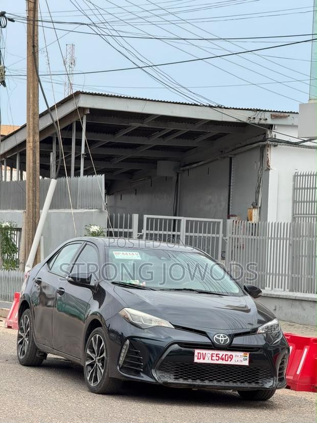 Toyota Corolla SE Special Edition 4dr Sedan (1.8L 4cyl CVT) 2017 Black