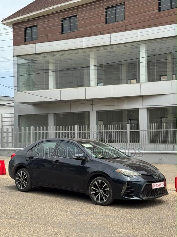 Toyota Corolla SE Special Edition 4dr Sedan (1.8L 4cyl CVT) 2017 Black