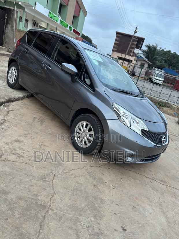 Nissan Note 1.6 Petrol 2013 Gray