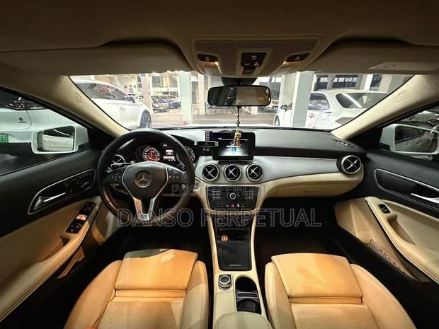 Mercedes-Benz GLA 250 2016 White