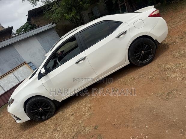 Toyota Corolla S 4dr Sedan (1.8L 4cyl CVT) 2016 White