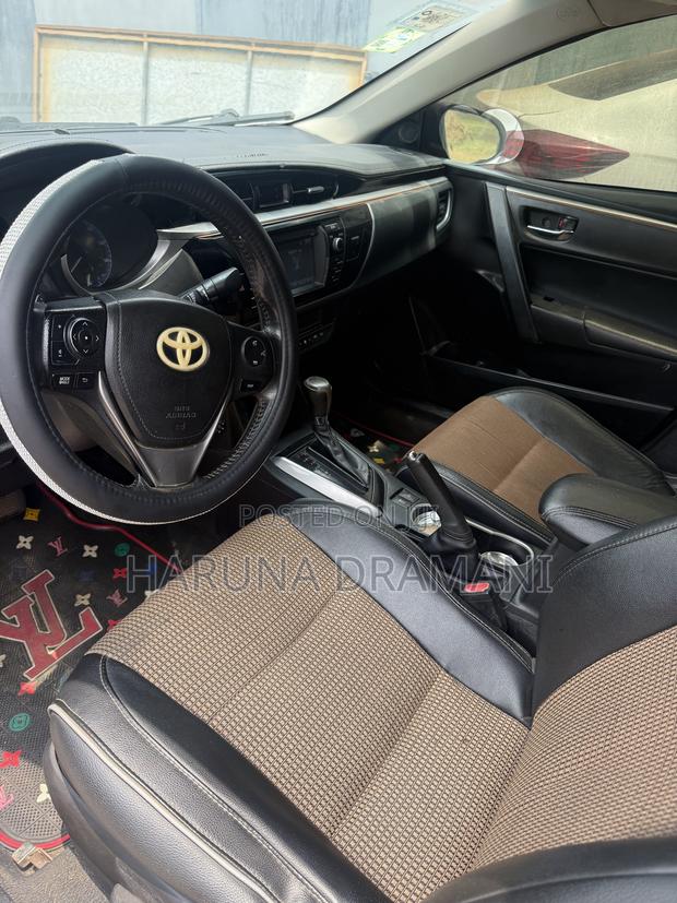 Toyota Corolla S 4dr Sedan (1.8L 4cyl CVT) 2016 White