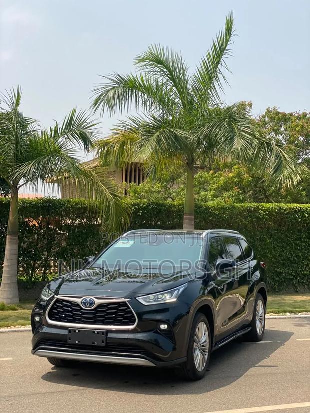 Toyota Highlander 2022 Black