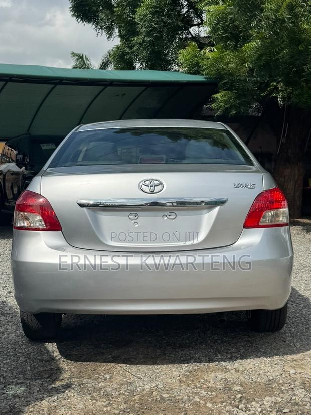 Toyota Yaris 2012 Gray