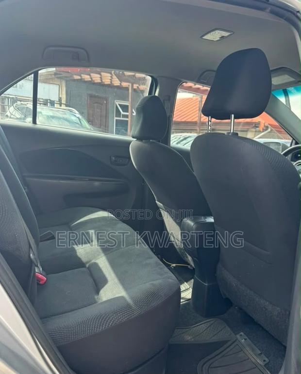 Toyota Yaris 2012 Gray