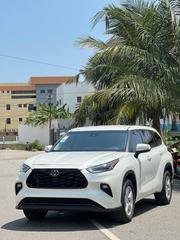 Toyota Highlander LE 2021 White for sale