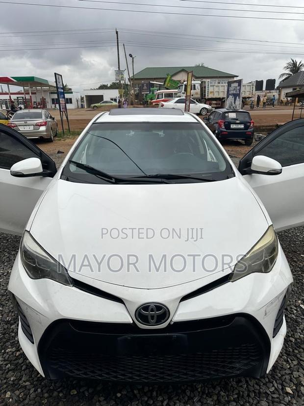 Toyota Corolla S 4dr Sedan (1.8L 4cyl CVT) 2016 White