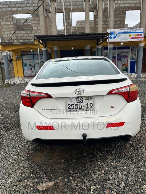 Toyota Corolla S 4dr Sedan (1.8L 4cyl CVT) 2016 White