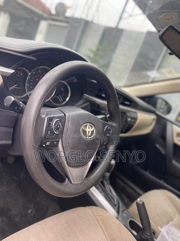 Toyota Corolla LE 4dr Sedan (1.8L 4cyl CVT) 2016 Gray