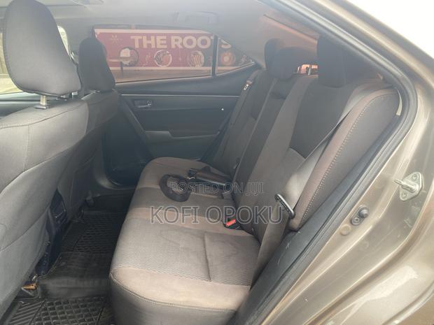 Toyota Corolla 2019 Brown