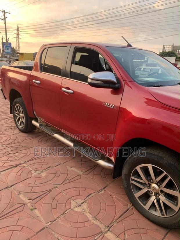Toyota Hilux 2019 Red