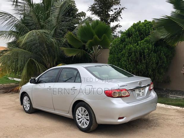Toyota Corolla LE 4dr Sedan (1.8L 4cyl 4A) 2013 Silver