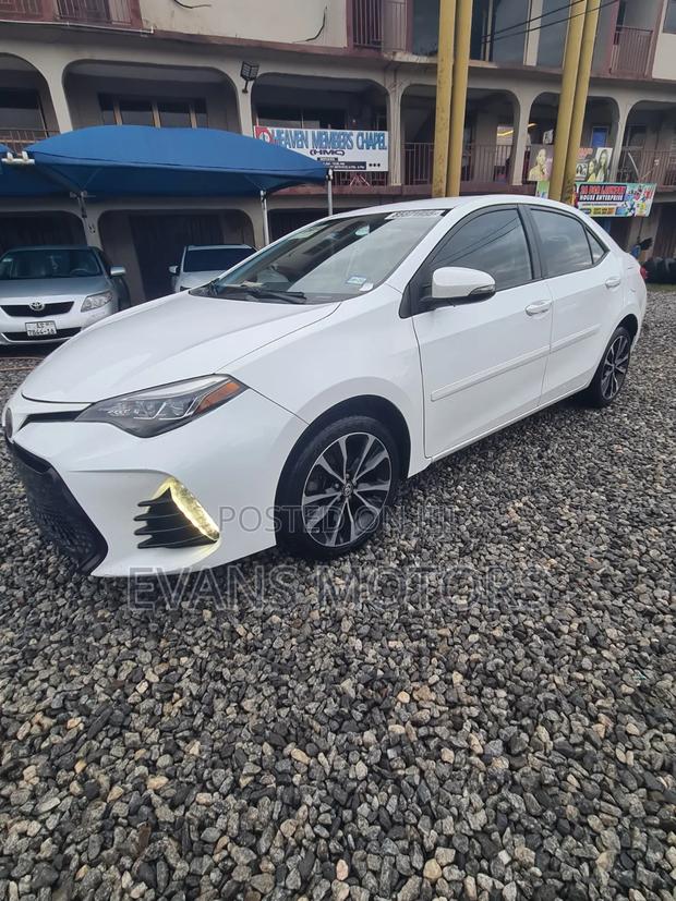 Toyota Corolla 2018 White