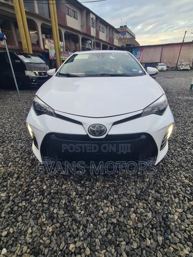 Toyota Corolla 2018 White