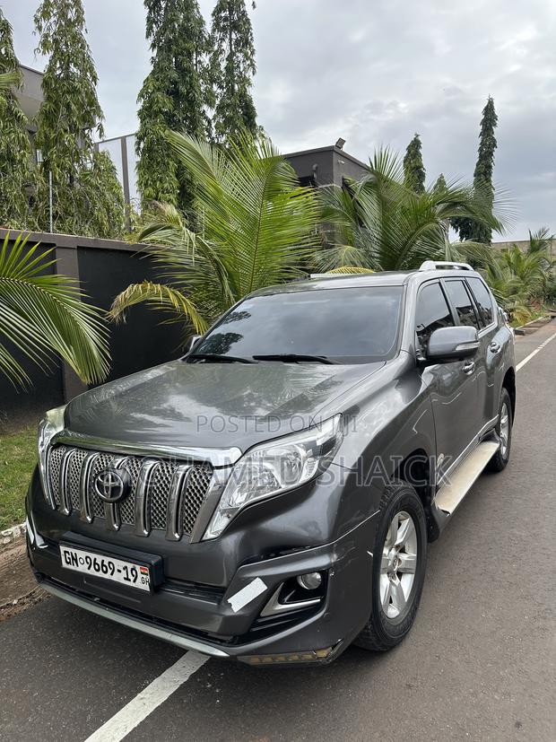 Toyota Land Cruiser Prado 2017 Gray