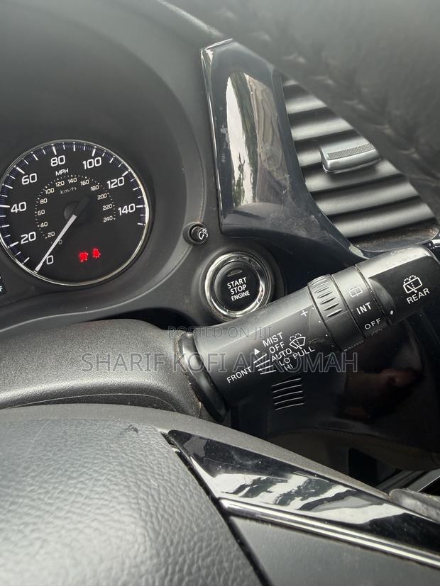 Mitsubishi Outlander 2018 White