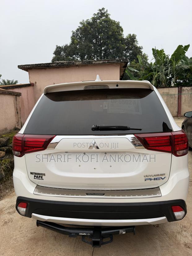 Mitsubishi Outlander 2018 White