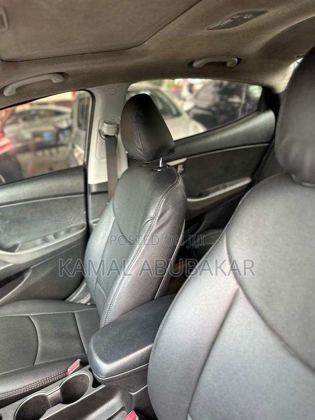 Hyundai Elantra GLS Sedan FWD (1.8L 4cyl 6M) 2013 Gray