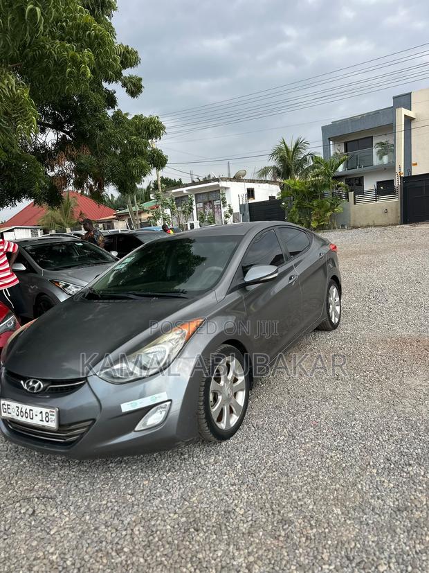 Hyundai Elantra GLS Sedan FWD (1.8L 4cyl 6M) 2013 Gray