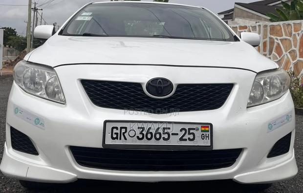 Toyota Corolla 2010 White