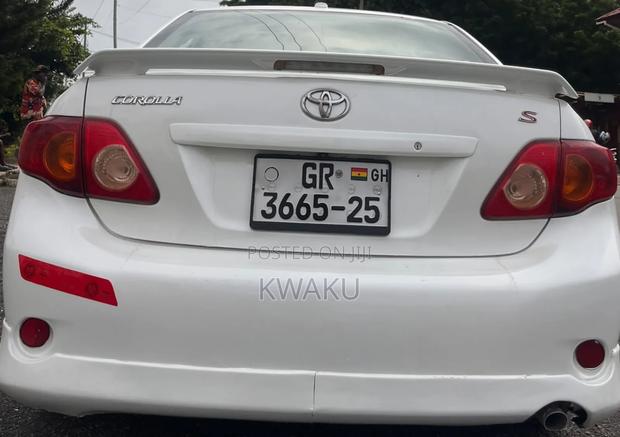 Toyota Corolla 2010 White