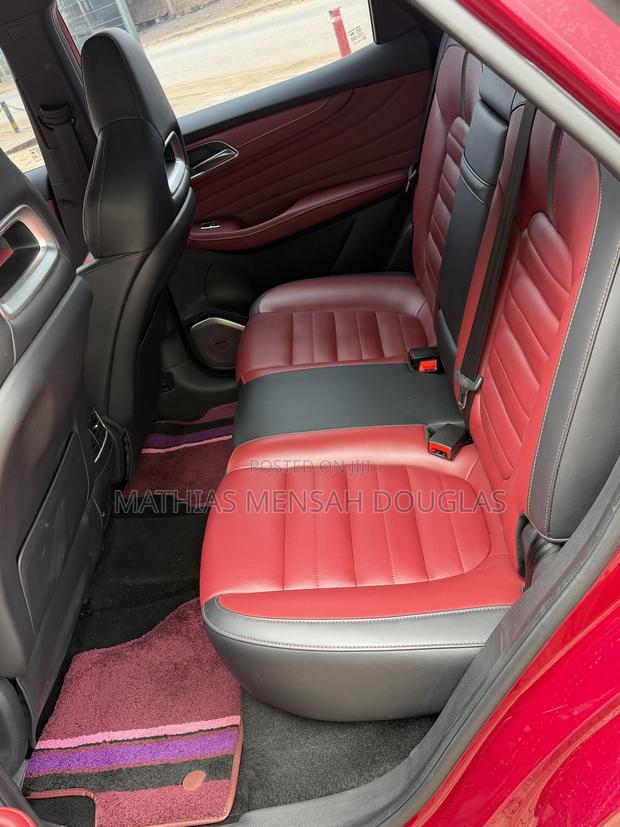 MG HS Essence 1.5T 2021 Red