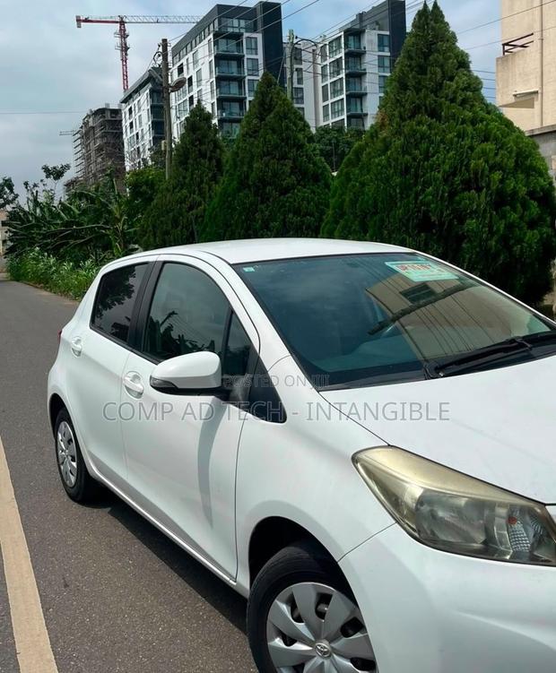 Toyota Vitz 2011 White