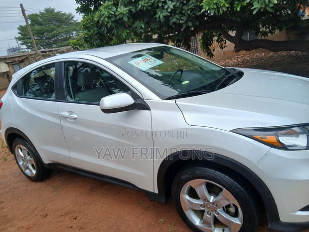 Honda HR-V 4dr SUV (1.5L 4cyl CVT) 2016 Off white