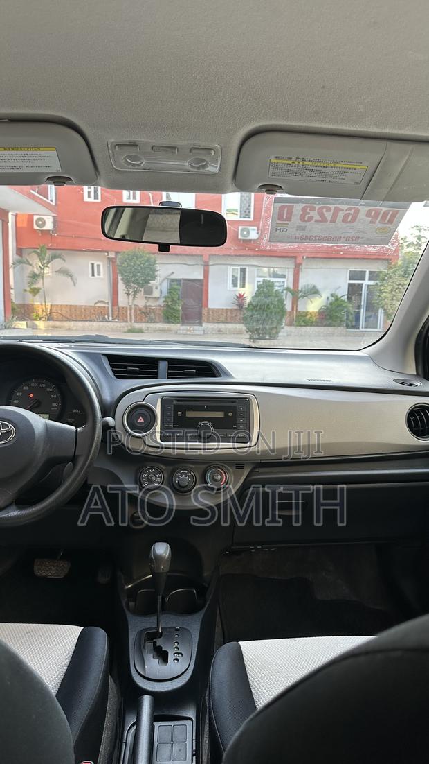 Toyota Vitz 2011 White