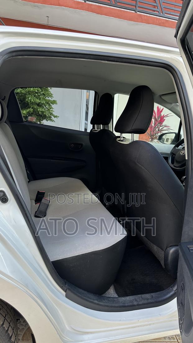 Toyota Vitz 2011 White