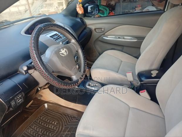 Toyota Belta 2010 White