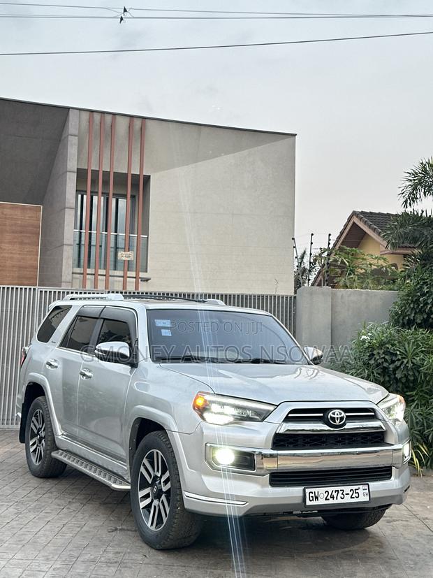 Toyota 4-Runner Limited 2021 Silver